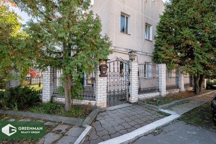 Просторный двухуровневый дом у парка в Минске (ул. Фучика) | Агентство недвижимости Greenman Realty Group