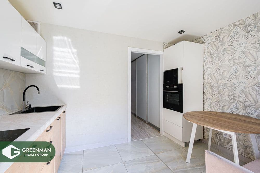 Однокомнатная квартира с отличным ремонтом возле метро, ул. Лещинского д.51 | Агентство недвижимости Greenman Realty Group