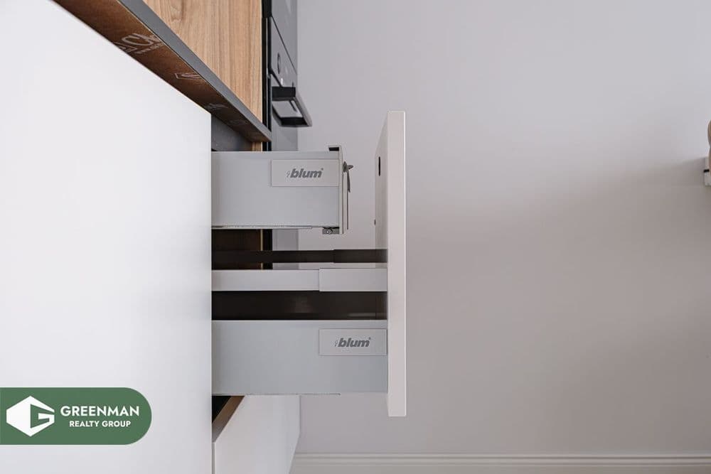 Продается 2-х комнатная квартира с дизайнерским ремонтом, Победителей,115. ЖК «Лазурит» | Агентство недвижимости Greenman Realty Group