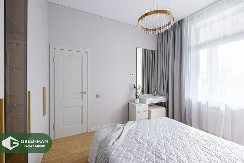 Продается 2-х комнатная квартира с дизайнерским ремонтом, Победителей,115. ЖК «Лазурит» | Агентство недвижимости Greenman Realty Group