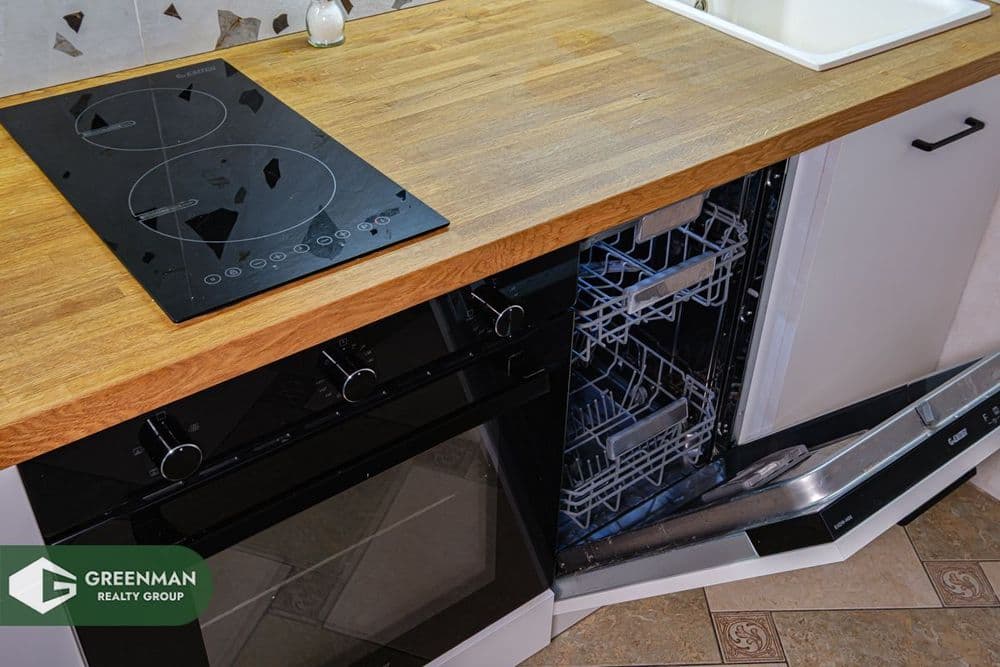 Большая однокомнатная квартира в тихом спальном районе | Агентство недвижимости Greenman Realty Group