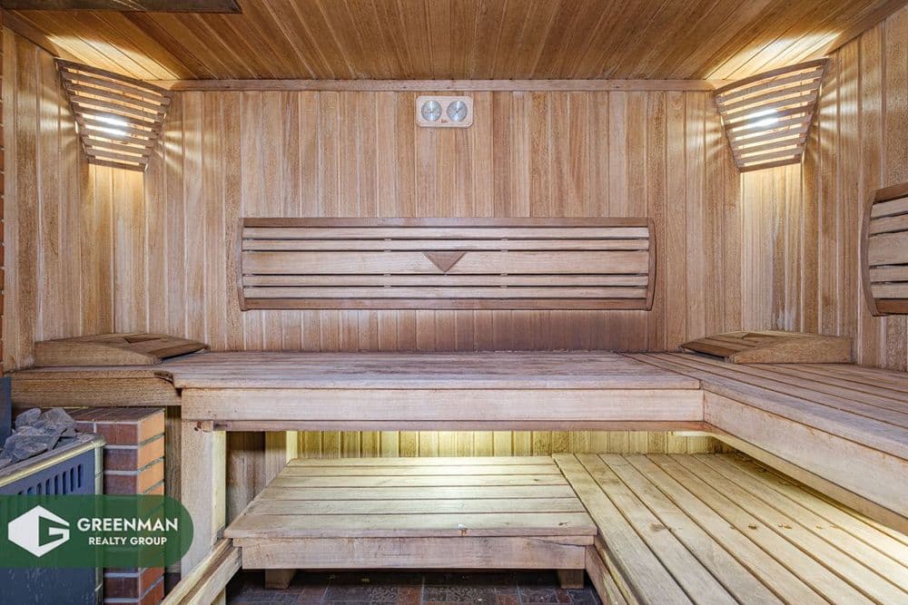 Дом рядом с лесом и озером | Агентство недвижимости Greenman Realty Group