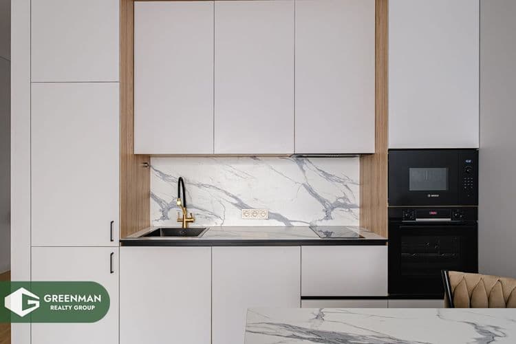 Продается 2-х комнатная квартира с дизайнерским ремонтом, Победителей,115. ЖК «Лазурит» | Агентство недвижимости Greenman Realty Group