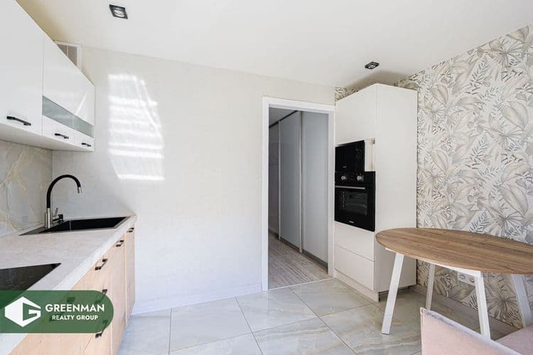 Однокомнатная квартира с отличным ремонтом возле метро, ул. Лещинского д.51 | Агентство недвижимости Greenman Realty Group