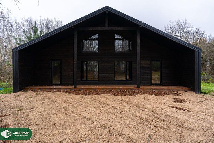 Стильный дом в окружении леса, 20 минут от Минска | Агентство недвижимости Greenman Realty Group
