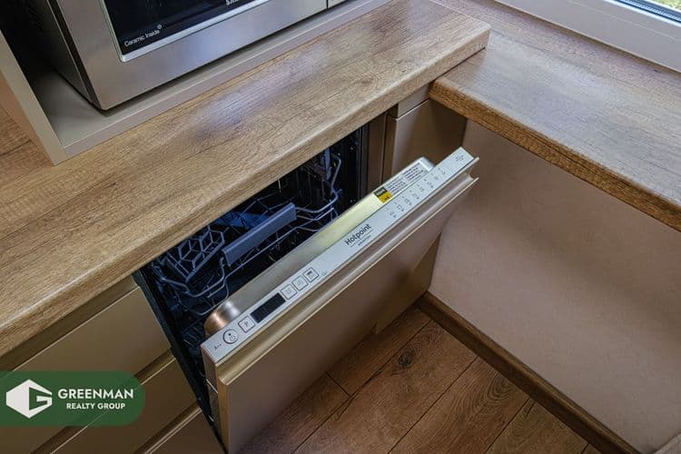 Светлая трёхкомнатная квартира с новым ремонтом! | Агентство недвижимости Greenman Realty Group