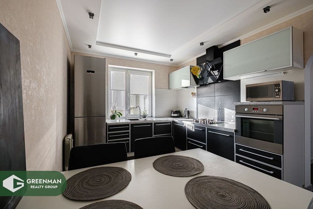 Просторная 2-комнатная квартира с ремонтом и шикарным видом из окна! | Агентство недвижимости Greenman Realty Group