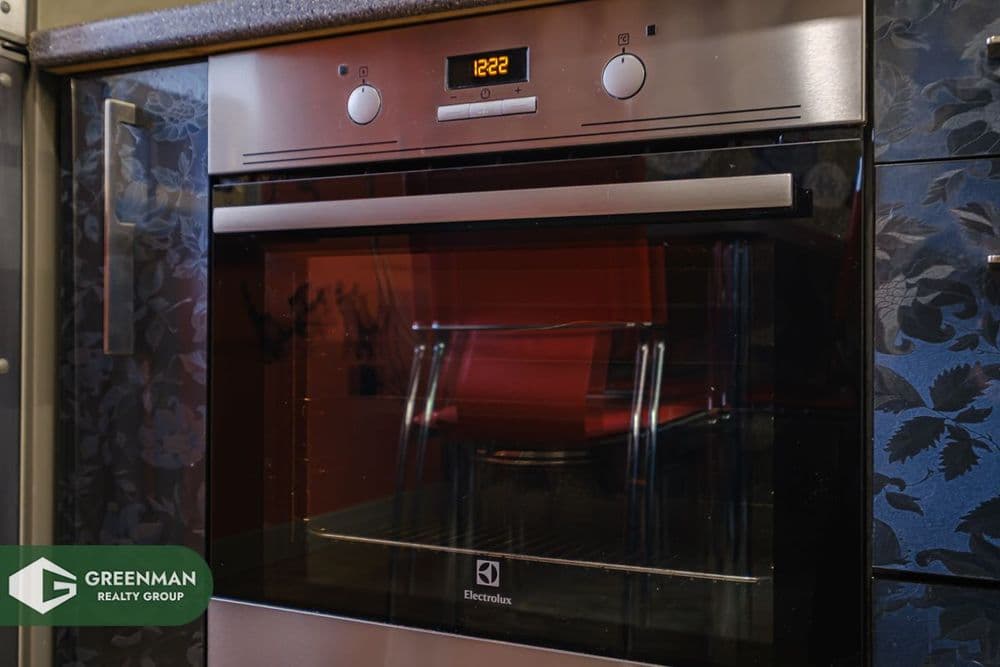 Продаётся 1-ая квартира в пешей доступность от метро. Кирпичный дом! | Агентство недвижимости Greenman Realty Group