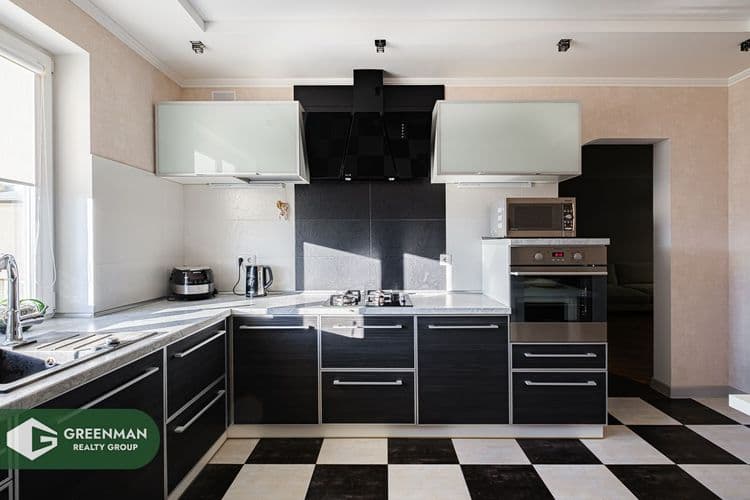 Просторная 2-комнатная квартира с ремонтом и шикарным видом из окна! | Агентство недвижимости Greenman Realty Group