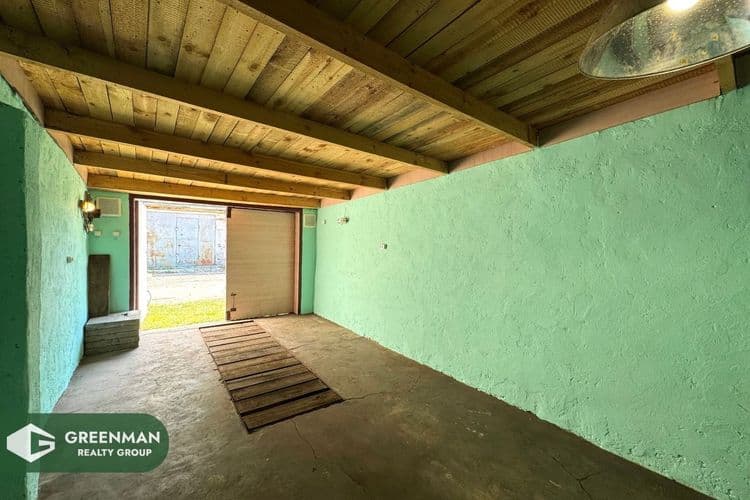 Чистый аккуратный гараж | Агентство недвижимости Greenman Realty Group