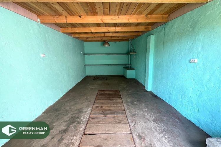 Чистый аккуратный гараж | Агентство недвижимости Greenman Realty Group