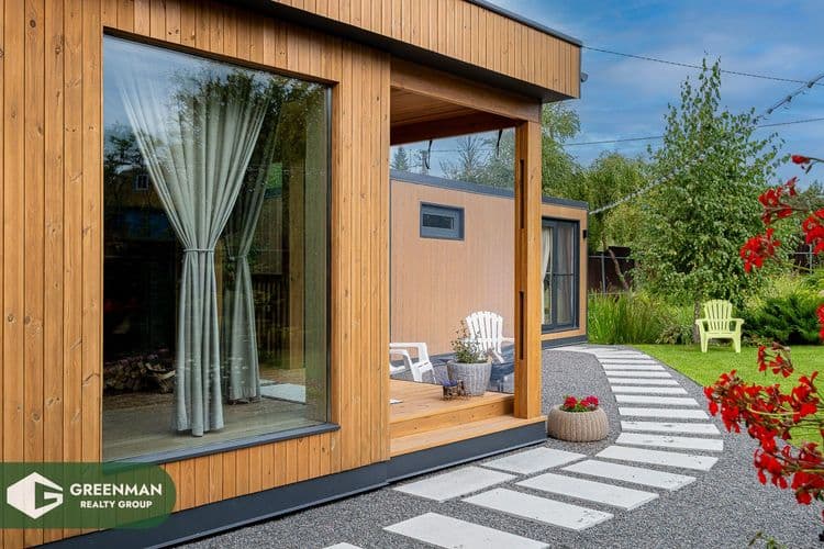 Современная дача с двумя домиками, баней , собственным прудом и красивым участком. | Агентство недвижимости Greenman Realty Group